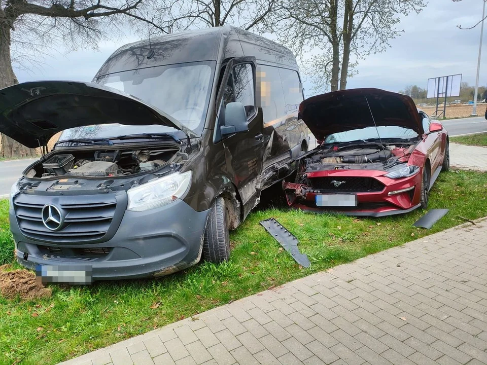 Jeden skręcał, drugi go wyprzedał - Zdjęcie główne