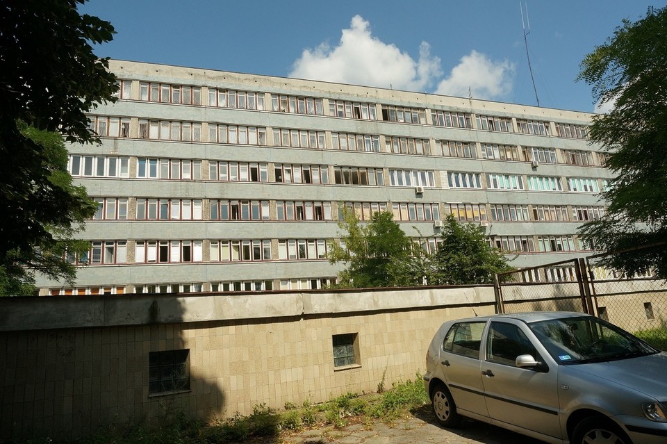 Zadłużenie rośnie, pomoc topnieje - Zdjęcie główne