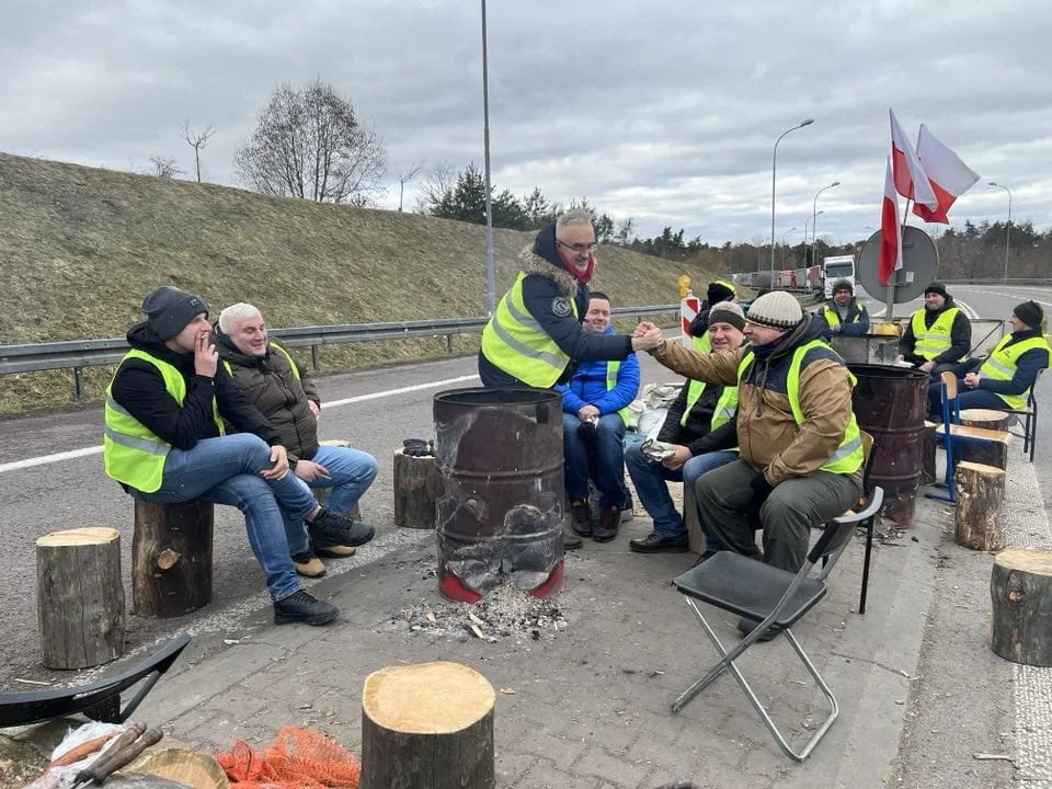 Związkowcy z puławskich azotowych solidaryzują się z protestującymi rolnikami - Zdjęcie główne