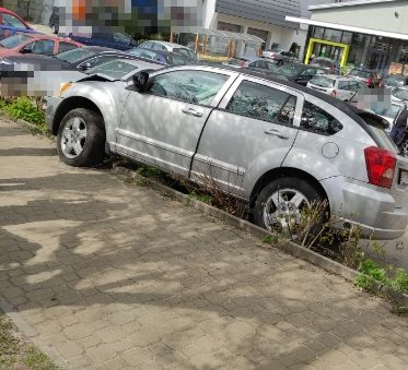 Puławy: Rozbił trzy inne samochody, żeby uniknąć zderzenia. Miał prawie promil alkoholu we krwi - Zdjęcie główne