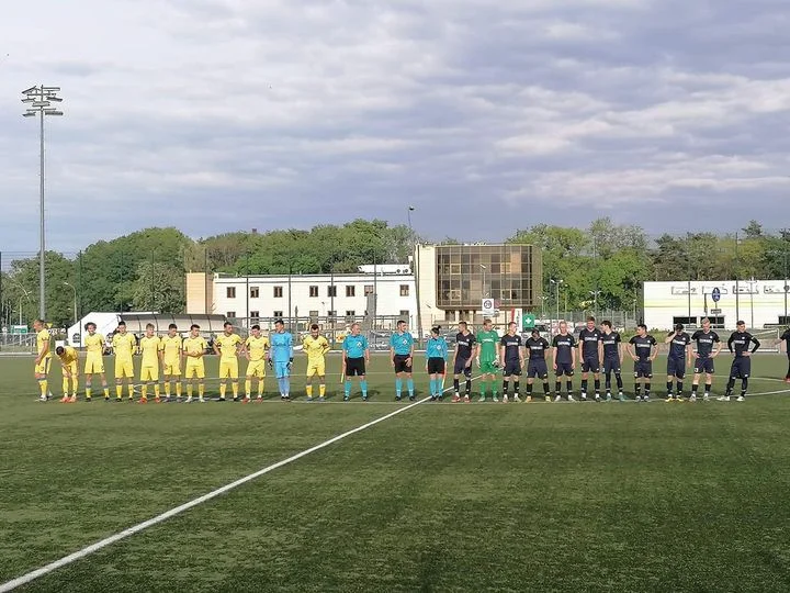 MKS Avia II Świdnik - KS Cisowianka Drzewce 6:2 - Zdjęcie główne