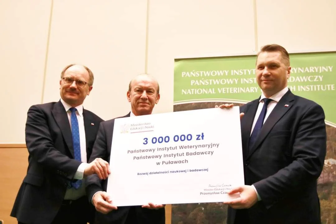 Minister sypnął kasą. 3 mln zł dla puławskiego PIWetu - Zdjęcie główne