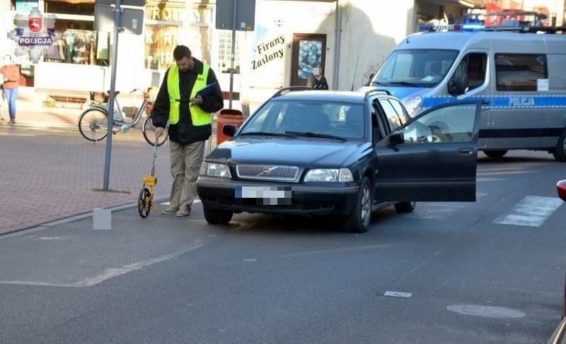 Zjechał z chodnika wprost pod nadjeżdżające auto - Zdjęcie główne