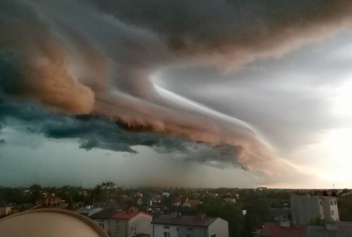 Przerażające i piękne zjawisko na radzyńskim niebie - Zdjęcie główne