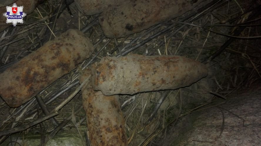 Pociski przeciwlotnicze znalezione na polu - Zdjęcie główne