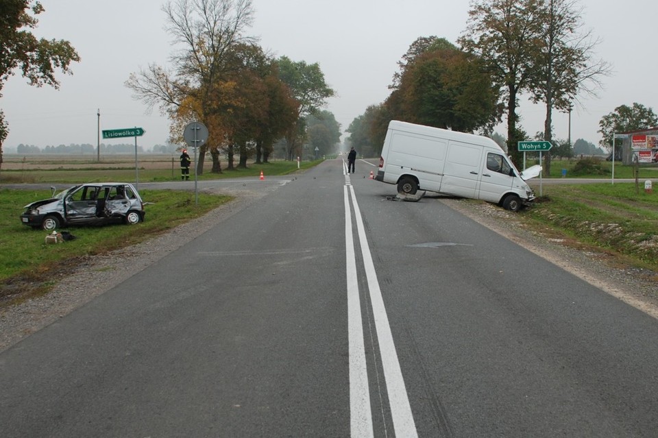 Policjanci ustalają okoliczności wypadku - Zdjęcie główne