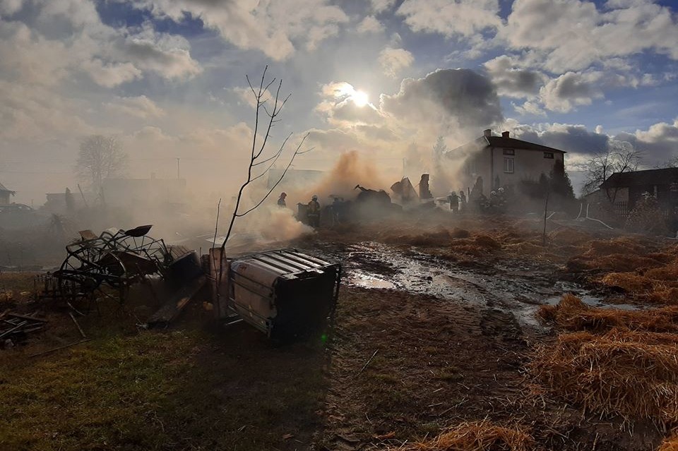 Pożar w Krasewie. Akcja gaśnicza trwała 4 godziny - Zdjęcie główne