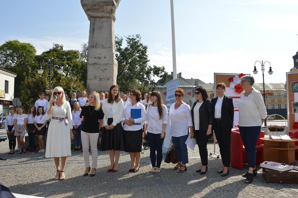 W sobotę wejdź do kawiarenki literackiej na placu Wolności - Zdjęcie główne