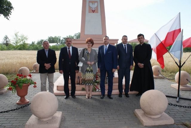 Delegacja gminy Wohyń w Ostrówkach - Zdjęcie główne