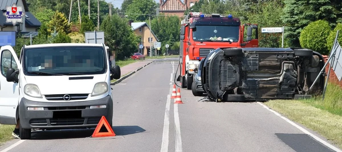 Kobieta zignorowała  znak STOP i doprowadziła do wypadku - Zdjęcie główne