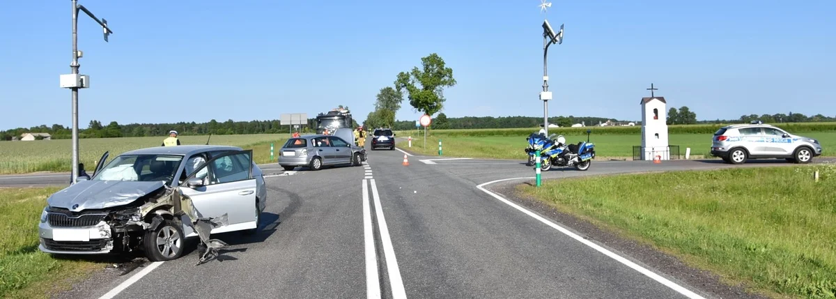 Powiat radzyński: Zderzenie dwóch samochodów. Jeden kierowca nie ma prawa jazdy - Zdjęcie główne