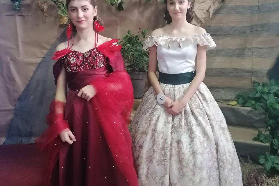 Kolejny sukces adeptów klasy fryzjerskiej  ZSP.  Scarlett O’Harę najpiękniej uczesała radzynianka  - Zdjęcie główne