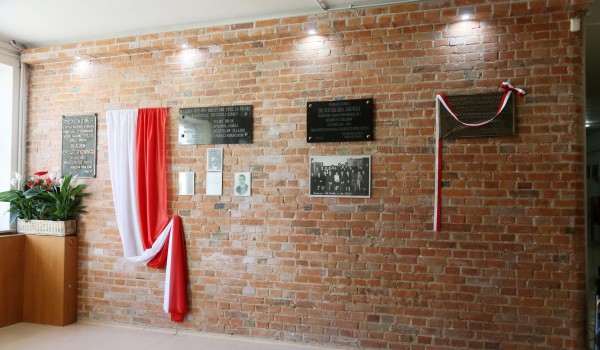 Odsłonią galerię nauczycieli "Jedynki", którzy zginęli podczas II WŚ - Zdjęcie główne