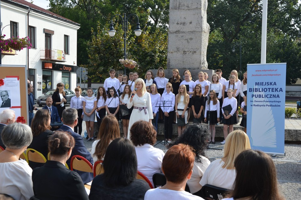 Narodowe Czytanie 2018. Radzyniacy zajrzeli do ,,Przedwiośnia " S. Żeromskiego - Zdjęcie główne