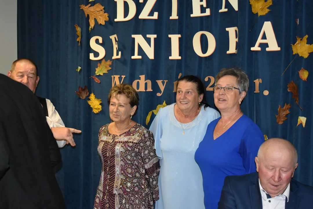 Seniorzy z gminy  Wohyń bawili się na swoim święcie - Zdjęcie główne