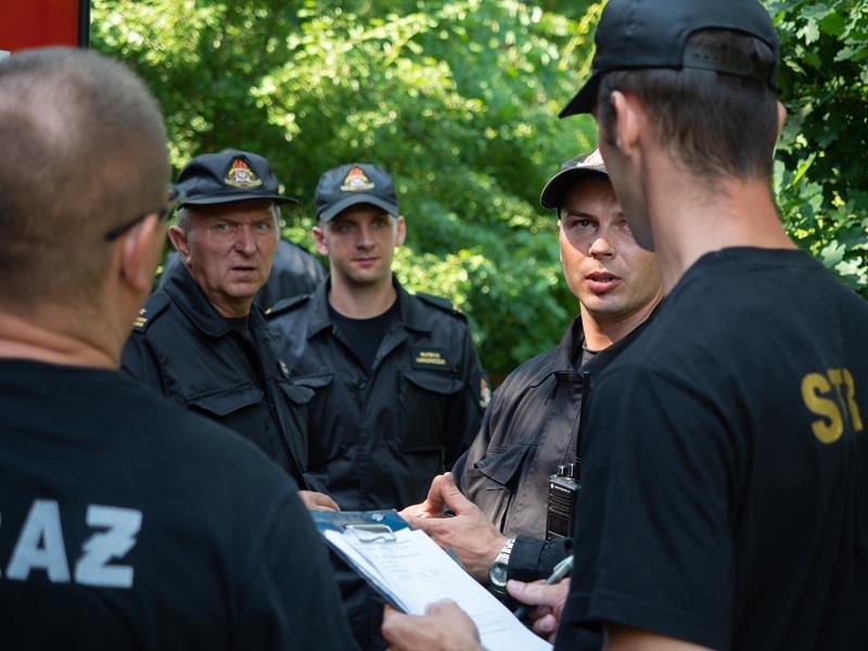 11 radzyńskich jednostek Ochotniczych Straży Pożarnych na ćwiczeniach  - Zdjęcie główne