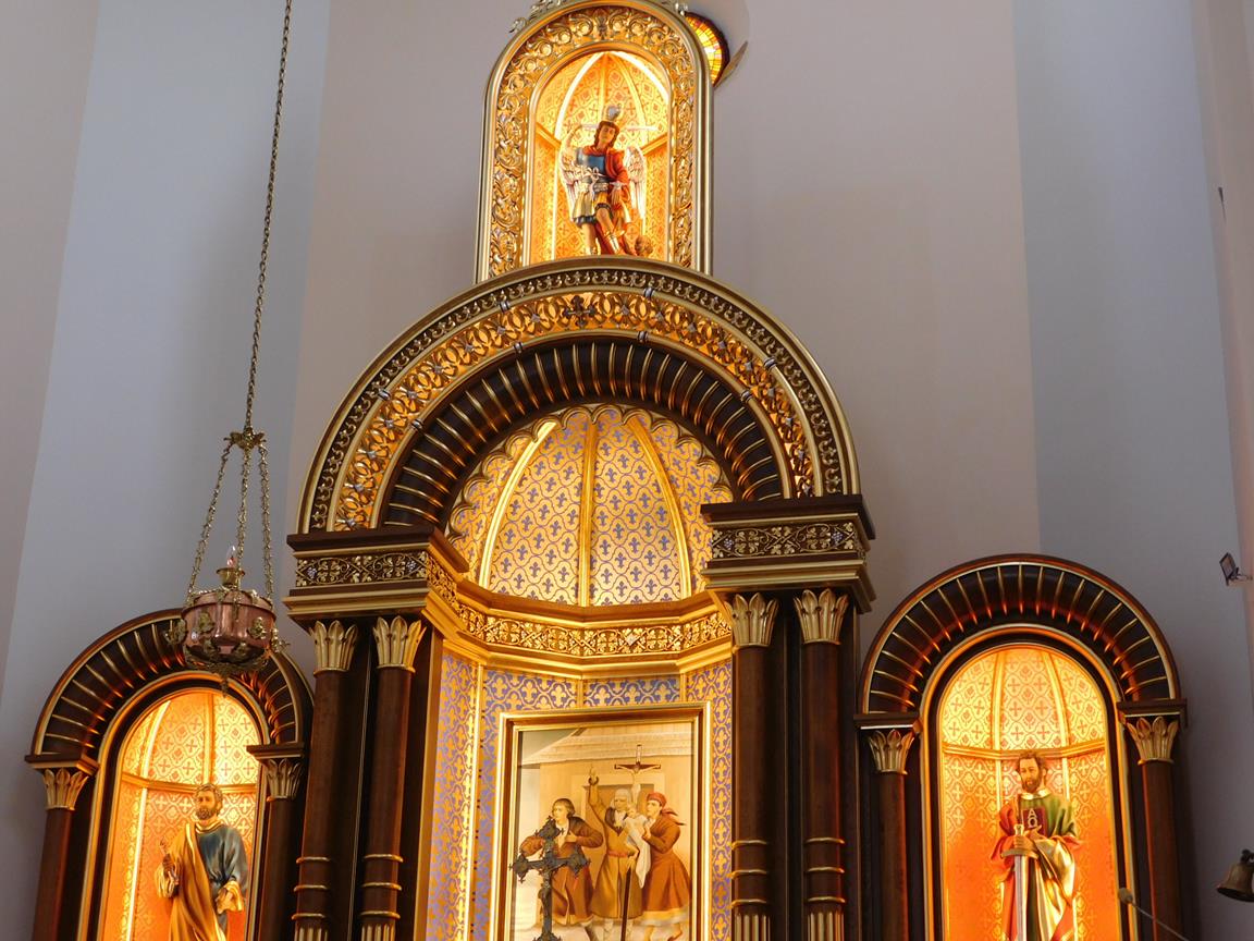 Nowy ołtarz w parafii Św. Anny - Zdjęcie główne