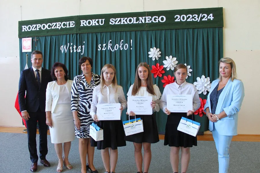 SM SPOMLEK nagradza najlepszych uczniów. Stypendia dla młodych  mleczarzy - Zdjęcie główne