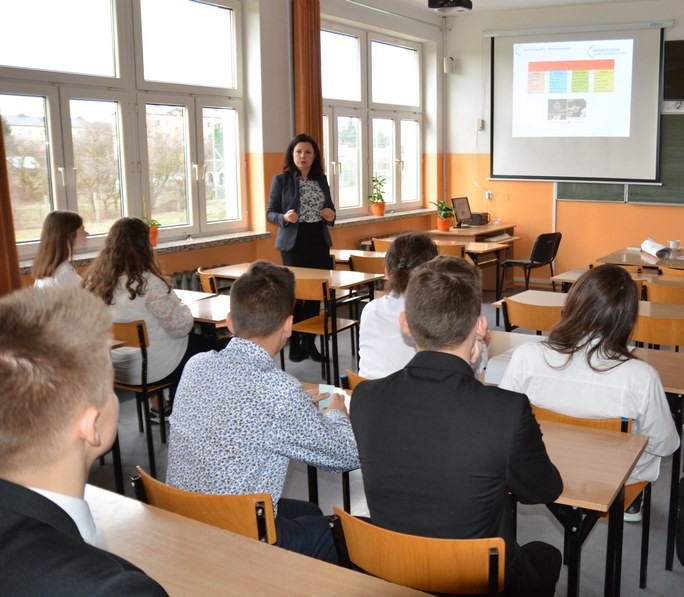 III Konferencja Ekonomiczna w ZSP  - Młody człowiek w świecie finansów - Zdjęcie główne