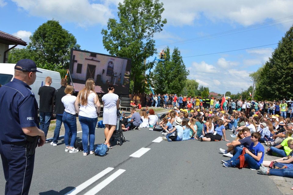 ŚDM 2016: Młodzież dekanatu radzyńsko-komarowskiego w Kodniu (zdjęcia) - Zdjęcie główne