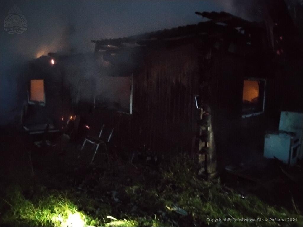 Spalił się drewniany budynek w Ossowie ( gm. Wohyń)  - Zdjęcie główne