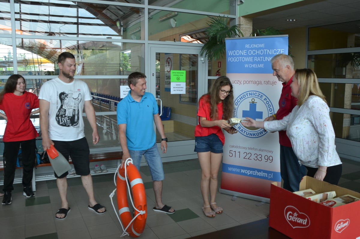  Na pływalni Aqua - Miś w Radzyniu zakończył się kurs młodszego ratownika - Zdjęcie główne