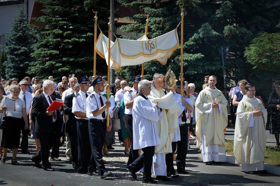 "Procesja Życia". Wierni czczą Boże Ciało (galeria) - Zdjęcie główne