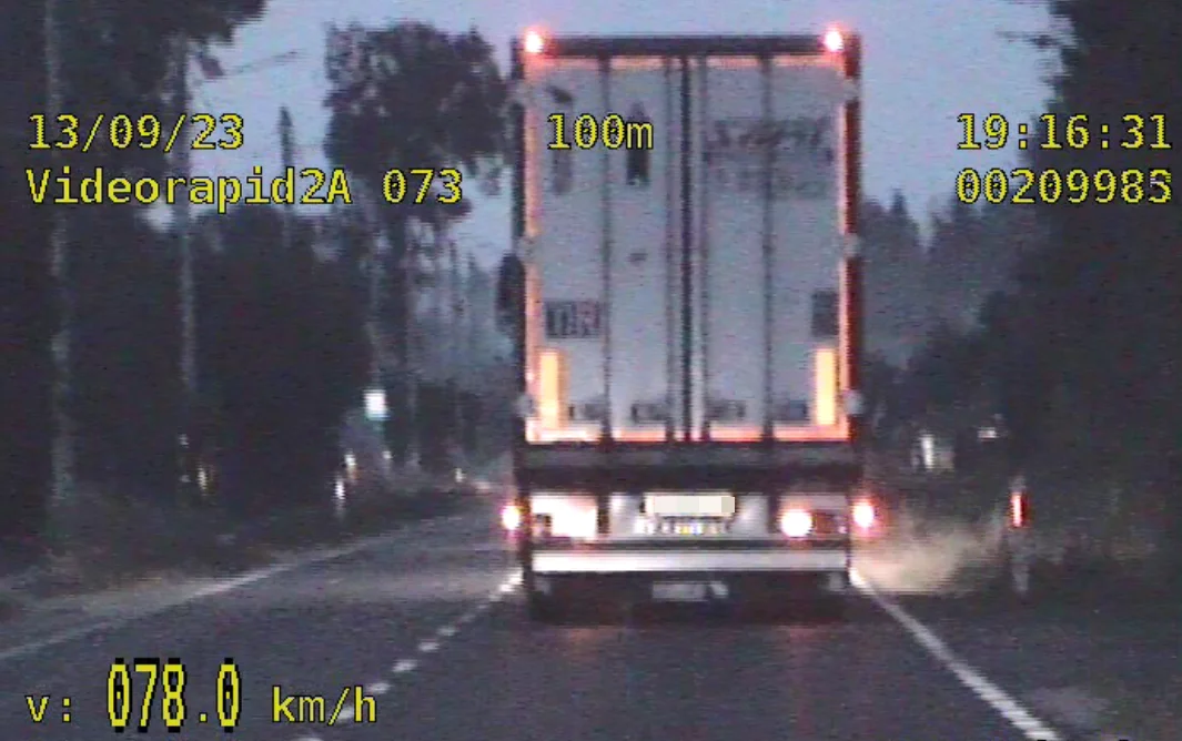Powiat radzyński: Kierowca ciężarówki jechał za szybko. Ma też sądowy zakaz prowadzenia - Zdjęcie główne