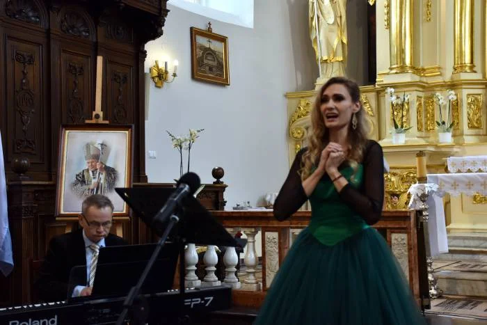 Anna Pastor, pochodząca z Radzynia mezzosopranistka wykona koncert kolęd w kościele Św. Trójcy i w Czemiernikach - Zdjęcie główne