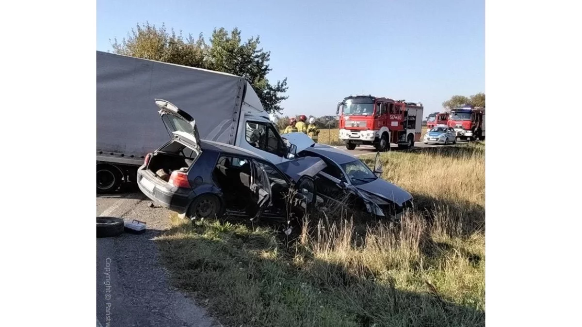 Powiat radzyński: Wypadek drogowy na dk 63. Jedna osoba ranna - Zdjęcie główne