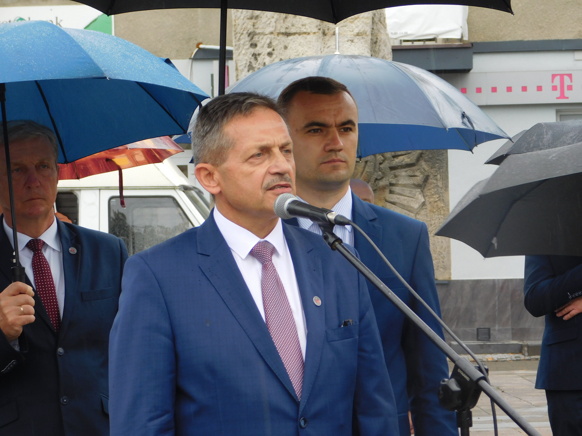 Burmistrz Radzynia przebywa na kwarantannie  - Zdjęcie główne