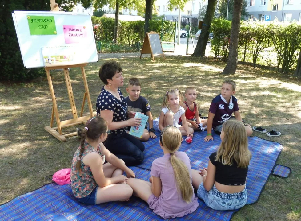 ,,Wakacje z książką “ w bibliotece miejskiej. Dużo się działo i czytało - Zdjęcie główne