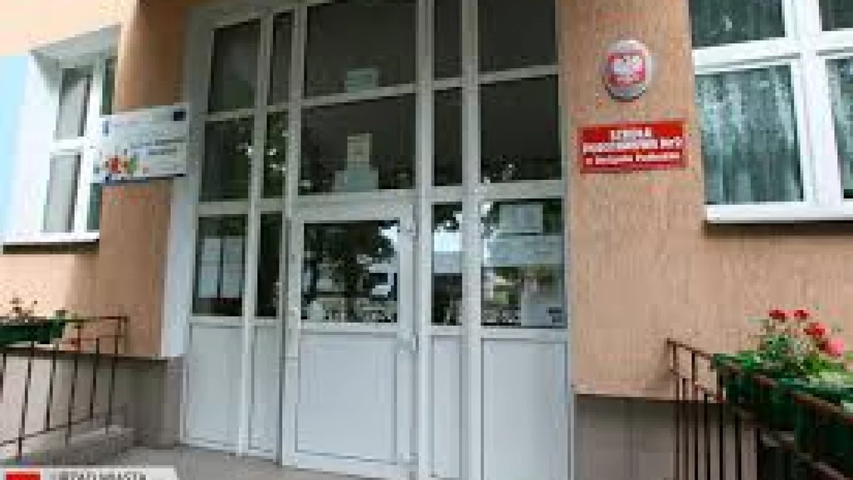 Uwaga! Nieznana kobieta chce podwozić dzieci! - Zdjęcie główne