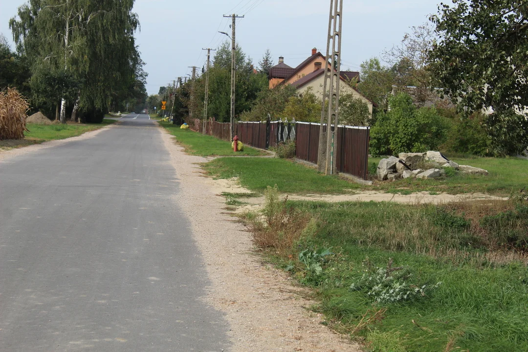 Gmina Kąkolewnica z dofinansowaniem. Nowe chodniki w Brzozowicy i Żakowoli - Zdjęcie główne