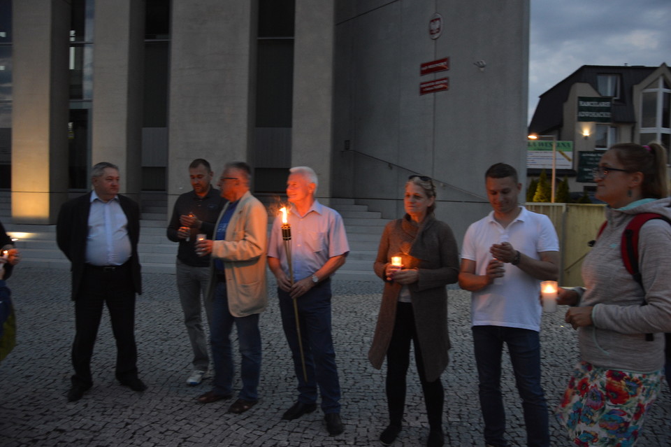 Znicz dla niezawisłości sądownictwa (zdjęcia) - Zdjęcie główne