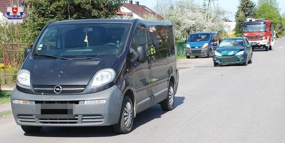 Uderzyła w jadące przed nią auto - Zdjęcie główne