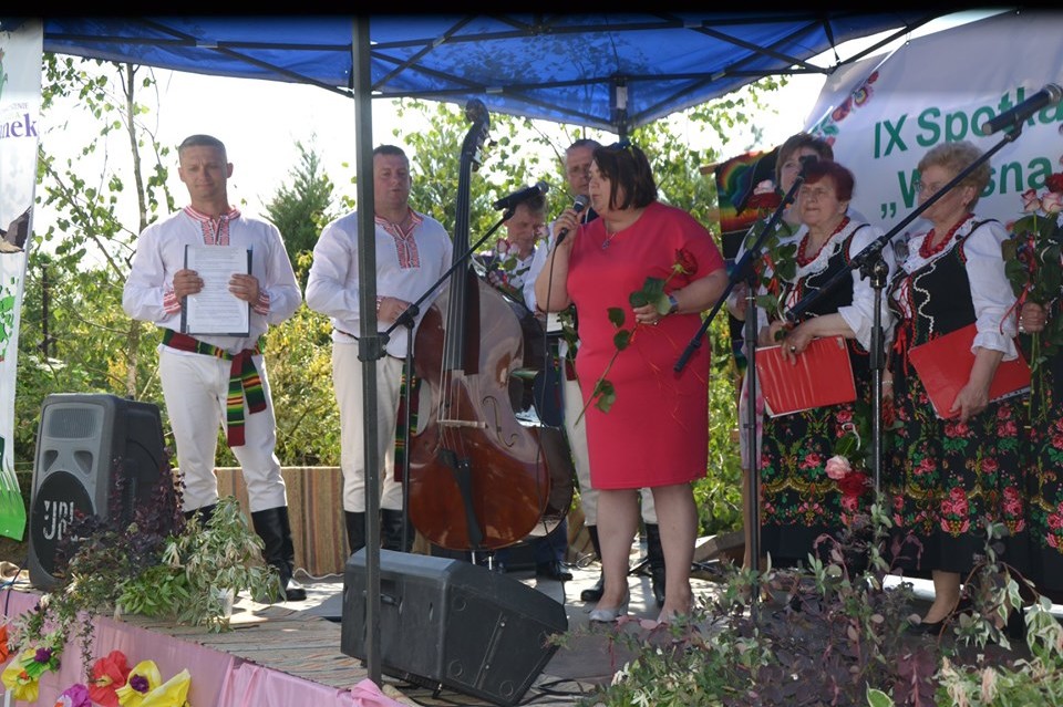 IX Spotkanie z Folklorem "Wiosna w opłotkach"  w Zabielu i X-lecie zespołu ,,Czerwone Korale" - Zdjęcie główne