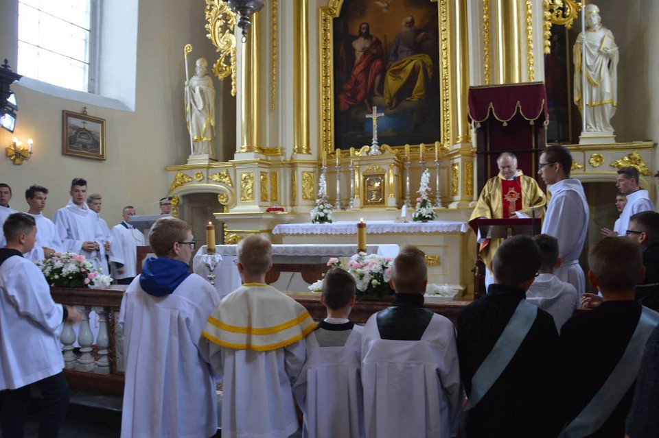 Żal będzie odchodzić – parafia pw. Świętej Trójcy pożegnała dwóch księży (galeria) - Zdjęcie główne