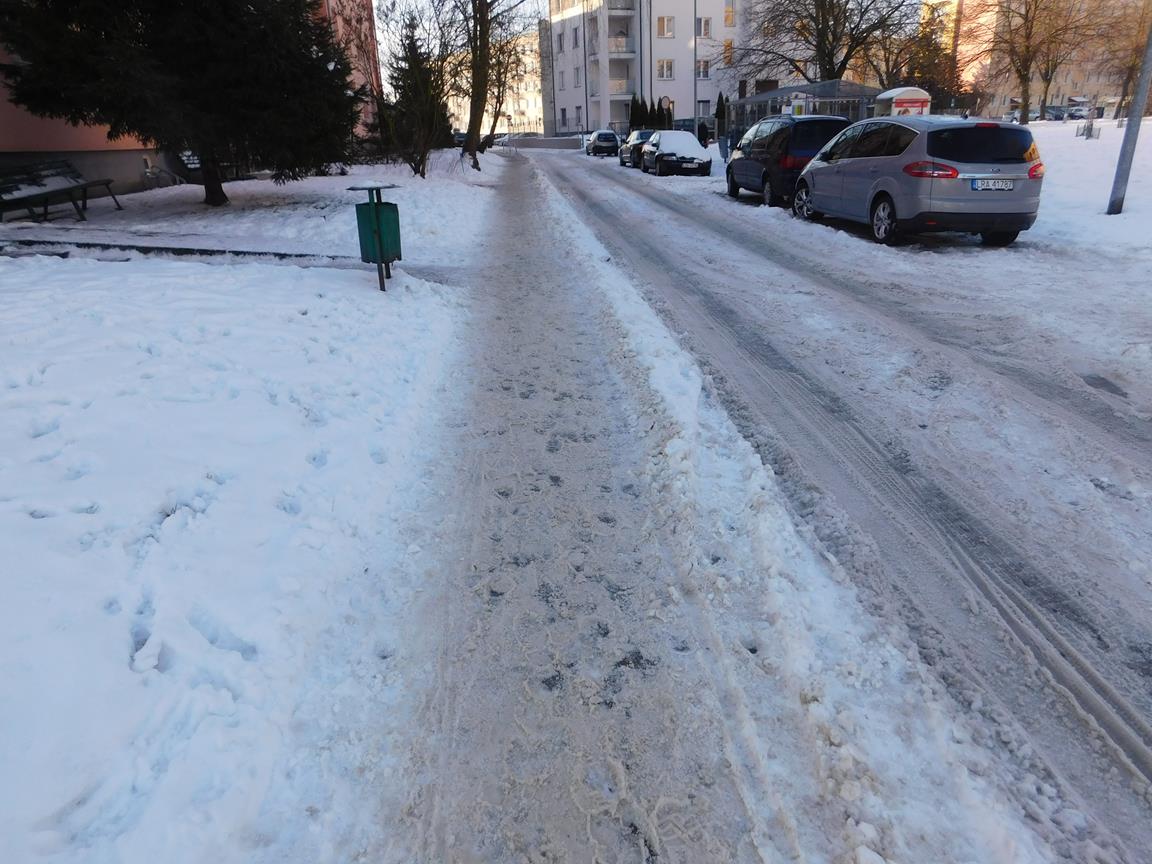 Czytelnicy skarżą się na niedostateczne odśnieżanie chodników - Zdjęcie główne