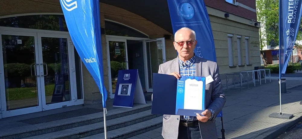 Profesor oświaty, Leszek Szalast,  były nauczyciel I Liceum Ogólnokształcącego w Radzyniu Podlaskim uhonorowany nagrodą im. Grzegorza Białkowskiego dla Nauczycieli Fizyki - Zdjęcie główne