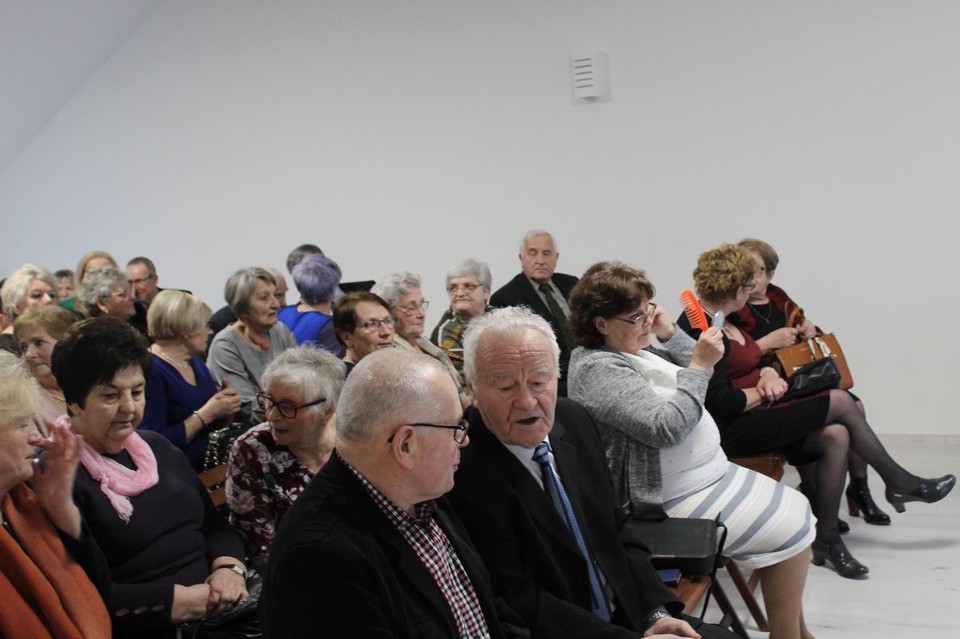 Młodzieżowe Centrum Kultury w Suchowli ma już piętro i Klub Aktywnego Seniora  - Zdjęcie główne