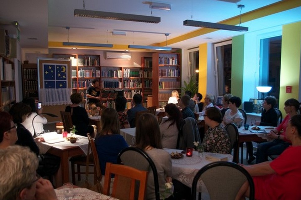 Spędź noc w bibliotece, czyli „Znajdźmy wspólny język” - Zdjęcie główne