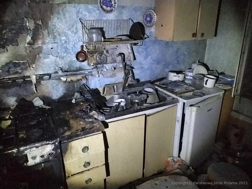 Radzyń Podlaski: Paliła się kuchnia w budynku wielorodzinnym. Pracowało pięć zastępów straży pożarnej - Zdjęcie główne