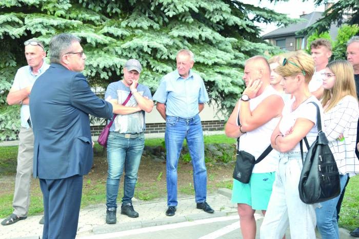 Burmistrz PUK-nął Sałatę. Załoga broniła prezesa - Zdjęcie główne