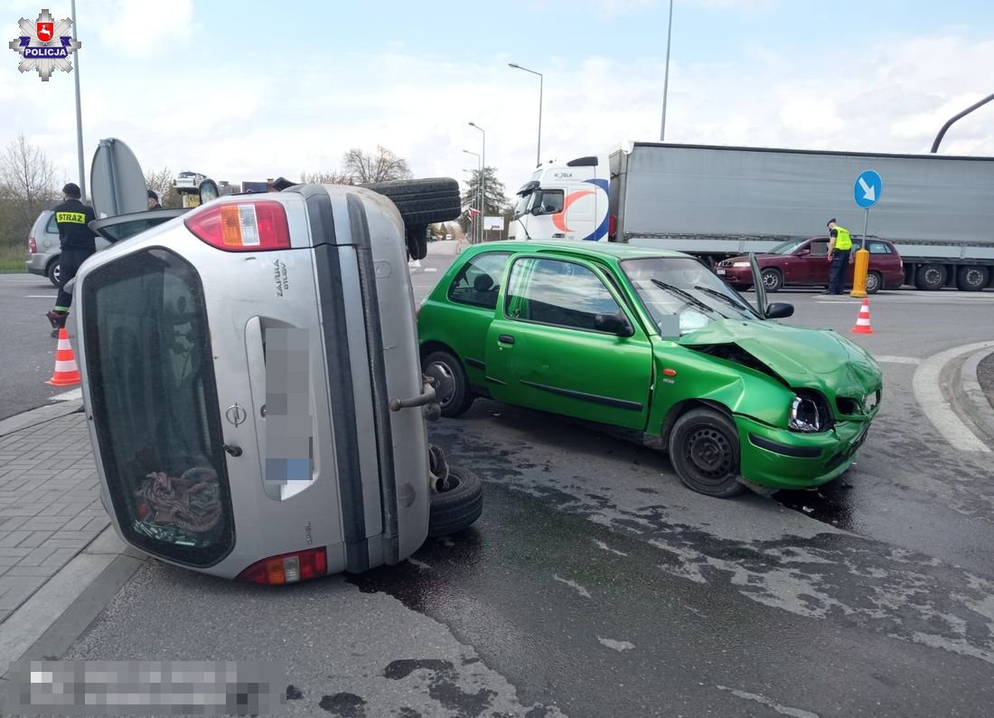 Borki: wypadek na skrzyżowaniu z krajową „19”. Jedna osoba w szpitalu, są utrudnienia  - Zdjęcie główne