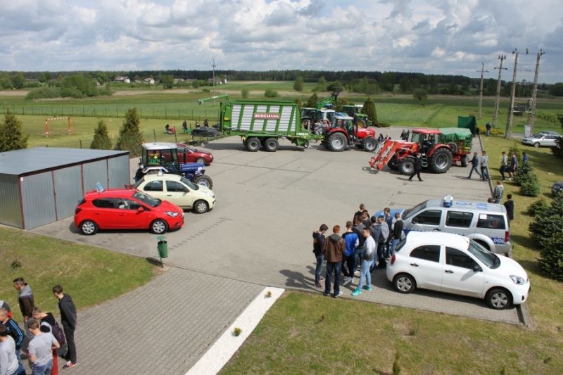 Dzień Otwarty w Technikum w Woli Osowińskiej - Zdjęcie główne