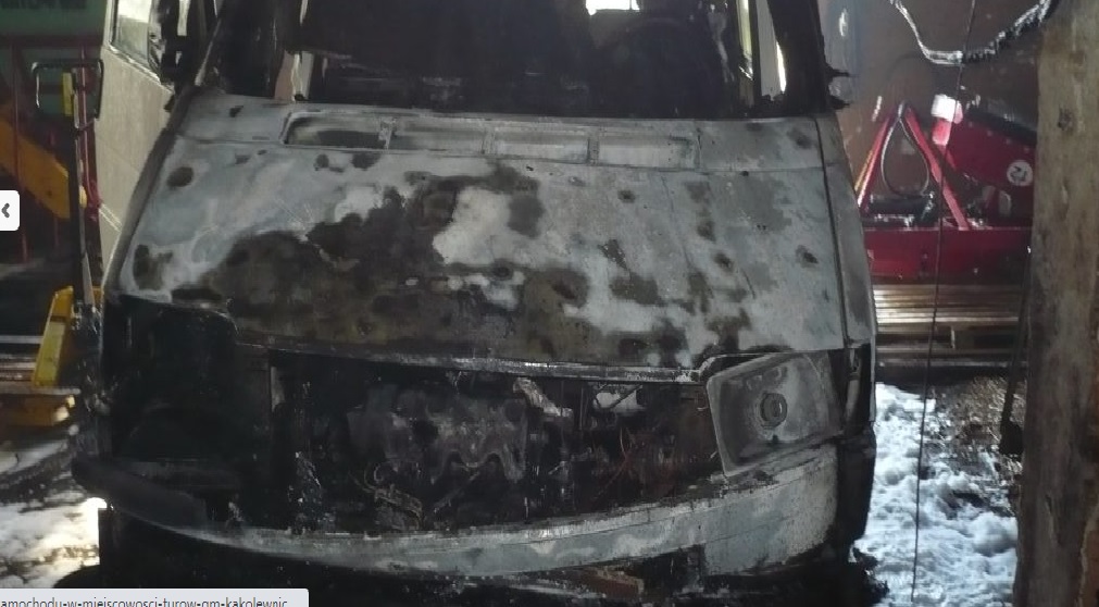  Pożar samochodu w  Turowie ( gm. Kąkolewnica)  - Zdjęcie główne