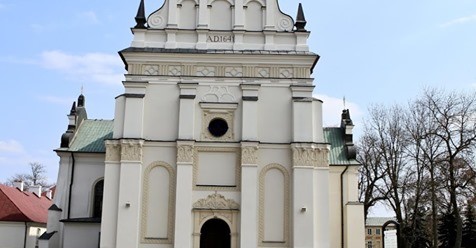 Uwaga!  Jutro ( w niedzielę) będzie transmitowana msza św. z Kościoła pw. Trójcy Świętej w Radzyniu - Zdjęcie główne