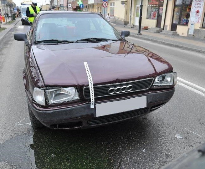 Wypadek drogowy na  ul. Ostrowieckiej. Do szpitala z obrażeniami ciała trafiły trzy osoby - Zdjęcie główne