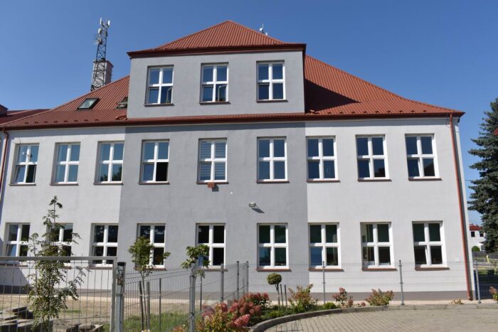 Szkoła w Suchowoli ( gmina Wohyń ) w nowej odsłonie. Zakończyła się termomodernizacja za ponad milion zł - Zdjęcie główne